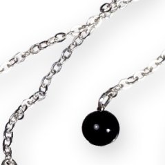 Sklenené náušnice čierne na retiazke DOTS N0801