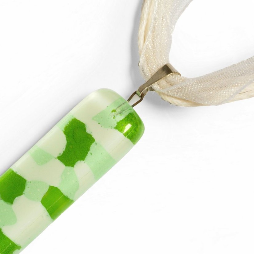 Sklenený prívesok obdĺžnikový zelený DAISY P1407