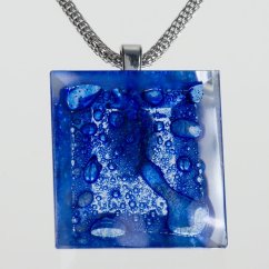 Cut, glass jewel square in Parisian blue PRV0822