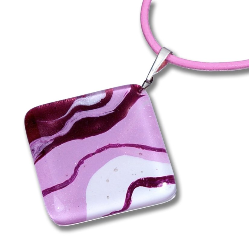 Kosoštvorcový sklenený prívesok ružový HELENE P1111