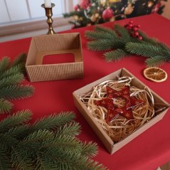 Bożonarodzeniowa szklana ozdobna gwiazda w czerwieni