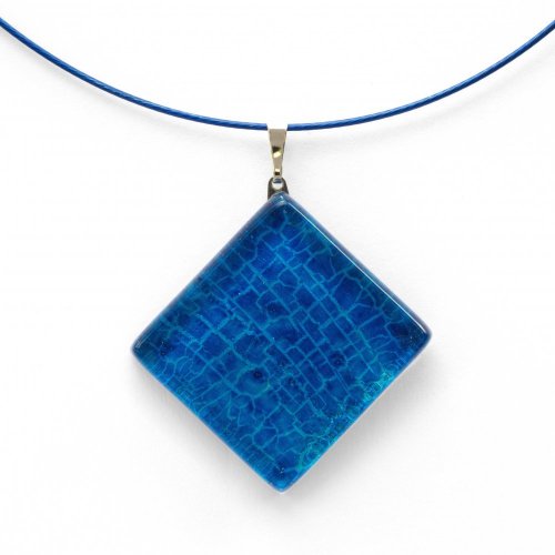 Sklenený prívesok kosoštvorcový modrý metalický ANNA P00681