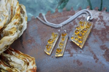 Glass jewellery - Colour - vine