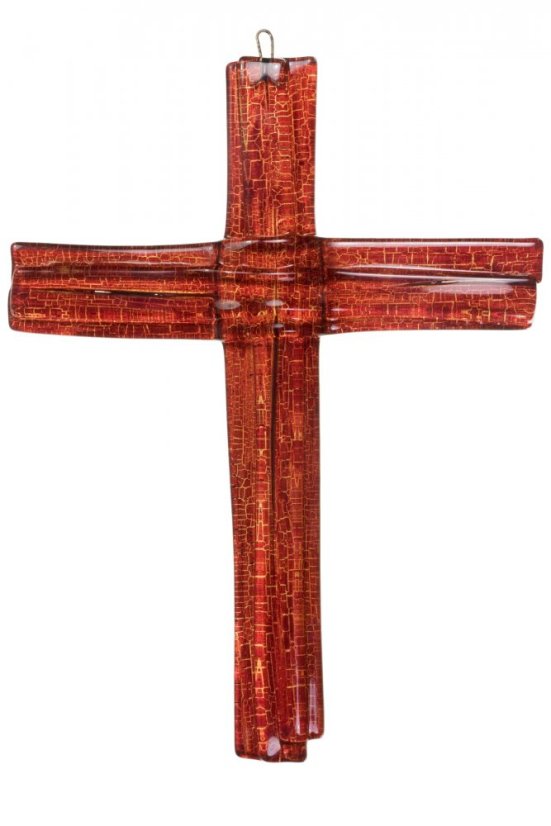 Ręcznie wykonany rubinowy krzyż ze szkła warstwowego wiszący na ścianie.